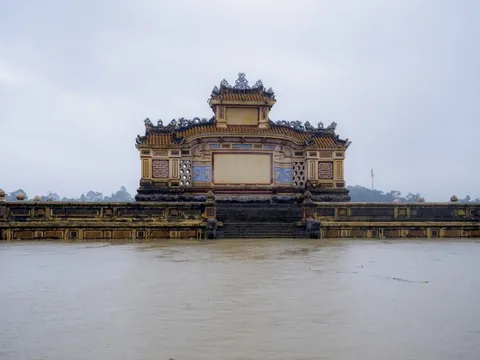 Chùm ảnh: Thành phố Huế ngập trong biển nước
