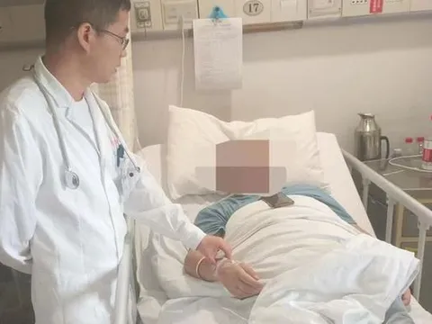 Người đàn ông 53 tuổi đột ngột bị liệt sau khi thức dậy