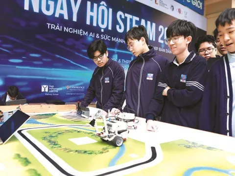 Đặt giáo dục vào trọng tâm chiến lược phát triển