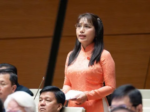 Nhiều cha mẹ coi thiết bị điện tử như “bảo mẫu kỹ thuật số” của con trẻ