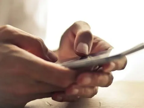 Chồng phải bồi thường vì lưu tên vợ trong danh bạ bằng biệt danh "nhạy cảm"