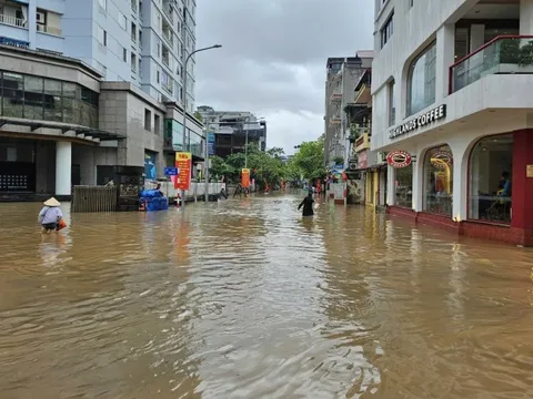 Ngập úng đô thị - 'lời cảnh báo' về sự phát triển hạ tầng thiếu kiểm soát