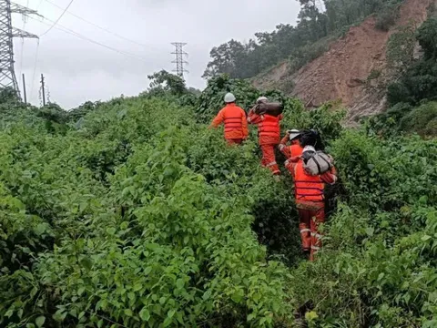 EVNCPC huy động toàn lực khắc phục sự cố điện do mưa lũ