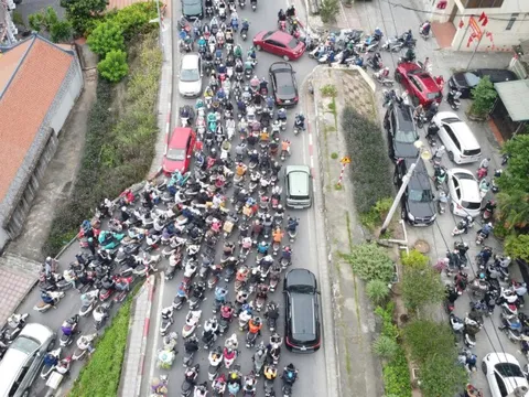 Cấm xe thô sơ lưu thông qua cầu Long Biên trong 61 ngày