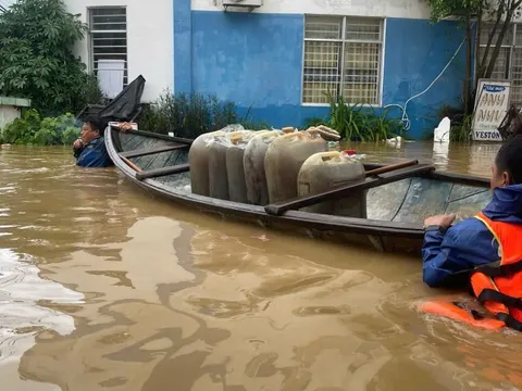 VNPT 'vượt lũ' để kết nối những cuộc gọi bình an