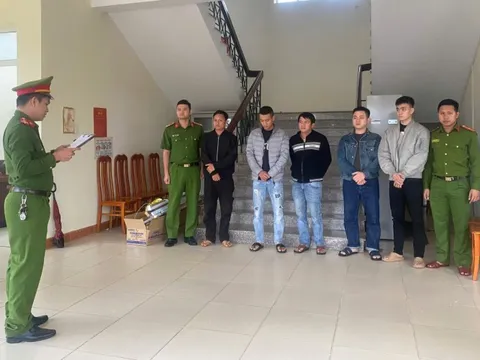 Hỗn chiến vì lý do "lãng xẹt", 7 người bị khởi tố