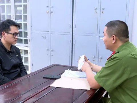 Bắt gã trai dựng kế hoạch cướp giật tài sản của các cửa hàng bán điện thoại