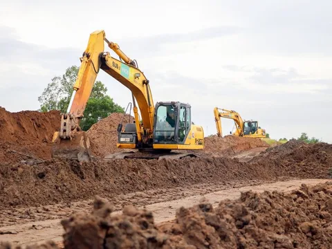 Yêu cầu nhà thầu 3 tuyến cao tốc đẩy nhanh tiến độ để thông xe dịp 19/12