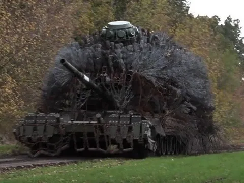 “Nhím lông xù” xuất hiện trên chiến trường: Nga tung bí mật lớp giáp mới cho xe tăng