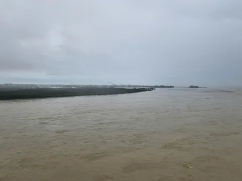 Đà Nẵng tiếp tục mưa lớn, lũ đang lên nhanh, cảnh ngập trên diện rộng