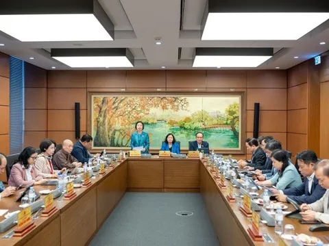 Đại biểu Quốc hội Hà Nội góp ý về hoàn thiện Luật Quản lý nợ công và Luật Kinh doanh bảo hiểm