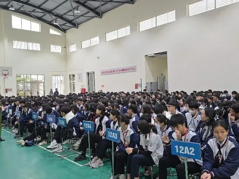 Xã Sơn Đồng: 1.457 học sinh THPT ký cam kết chấp hành Luật Trật tự, an toàn giao thông