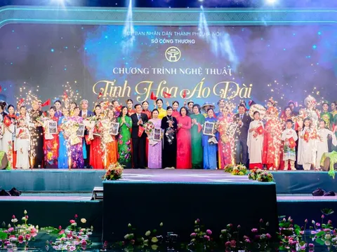 NTK Hồng Nhung kể câu chuyện Sài Gòn bên sông qua bộ sưu tập “Di sản Thành phố Hồ Chí Minh”