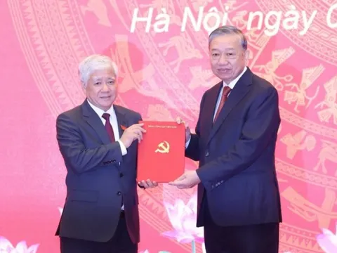 Ông Đỗ Văn Chiến làm Phó Bí thư Thường trực Đảng ủy Quốc hội