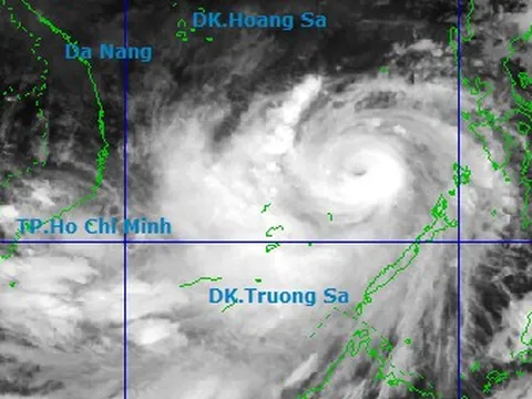 Bão Kalmaegi di chuyển nhanh, khi nào đổ bộ nước ta?