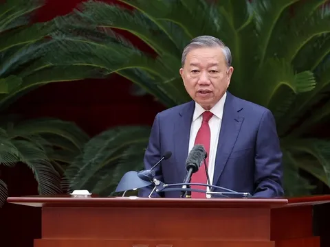 Lựa chọn nhân sự giới thiệu tham gia Bộ Chính trị, Ban Bí thư khóa XIV