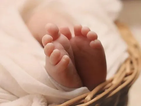 Phát hiện bé gái bị sát hại tại nhà, bà ngoại bị bắt