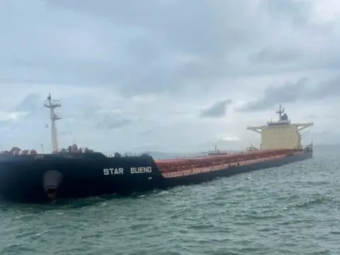 Lập Sở chỉ huy xử lý sự cố tàu chở quặng sắt mắc cạn tại vùng biển Dung Quất