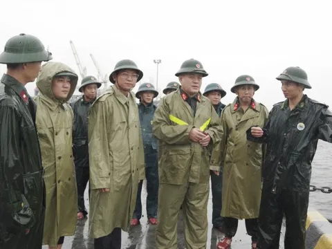 TP. Huế: Gần 6.000 cán bộ, chiến sĩ sẵn sàng cơ động ứng phó bão số 13