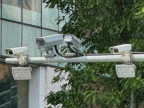 Hà Nội lắp hàng loạt camera AI, người dân "áp lực hơn nhưng cẩn thận hơn hẳn khi ra đường"