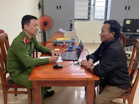 Đối tượng truy nã nguy hiểm ra đầu thú