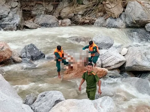 Bản tin 10/11: Nước lớn đột ngột đổ về, 5 em nhỏ tắm sông bị cuốn trôi