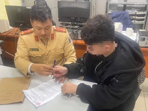 Hà Nội: Qua đường dây nóng, nhiều trường hợp vi phạm giao thông bị phát hiện, xử lý