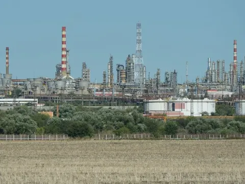 Bulgaria thừa nhận tình thế cực kỳ khó khăn nếu mất nhà máy lọc dầu Nga