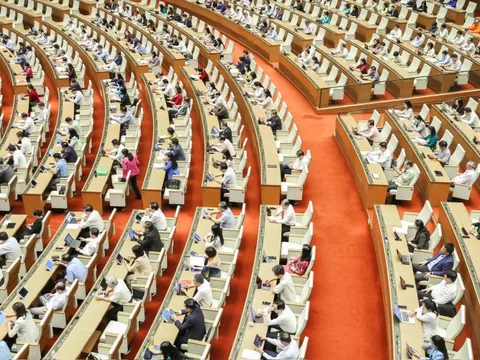 Quốc hội họp về công tác nhân sự, thông qua các nghị quyết về kinh tế, ngân sách