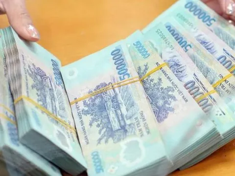 Truy tố người phụ nữ dùng giấy tờ của mẹ để lừa đảo ngân hàng