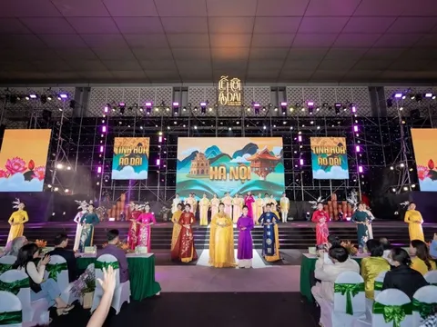 Lễ hội Áo dài Du lịch Hà Nội năm 2025 góp phần đưa Áo dài trở thành “Đại sứ du lịch”