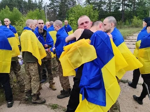 Ukraine nối lại đàm phán trao đổi tù nhân với Nga