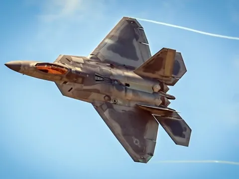 Những cỗ máy triệu đô: Cuộc đua giành ngôi vương bầu trời giữa các siêu tiêm kích