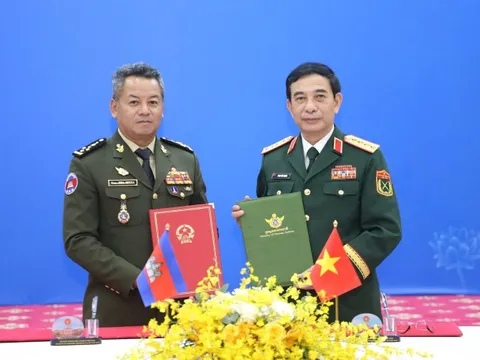 Đại tướng Phan Văn Giang và Đại tướng Tea Seiha đồng chủ trì Hội đàm cấp cao Quốc phòng Việt Nam – Campuchia