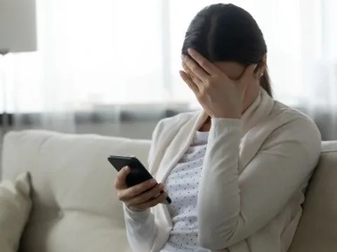 Người phụ nữ 46 tuổi dính bẫy "bạn trai online"