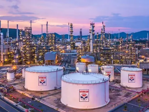 “Khách quen” của dầu Nga hành động thận trọng sau đòn trừng phạt của Mỹ