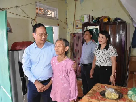 Ứng Hoà: Khởi công và trao kinh phí hỗ trợ xây dựng nhà “Đại đoàn kết”