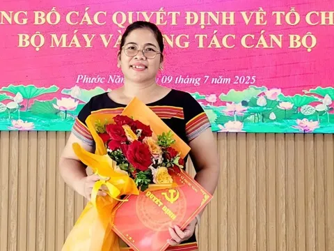 Nữ Chủ tịch Mặt trận Tổ quốc xã người Ca Dong và phong trào “Vì an ninh Tổ quốc”, kết nối yêu thương