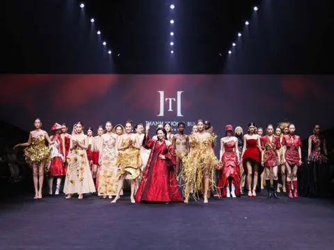 Mãn nhãn ngắm bộ sưu tập đậm văn hóa Việt của NTK Thanh Hương Bùi tại Shanghai Fashion Week SS26