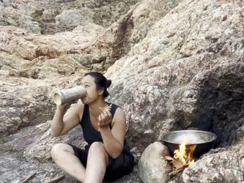 Cô gái giảm cân kỷ lục nhờ ăn cả trăm con chuột