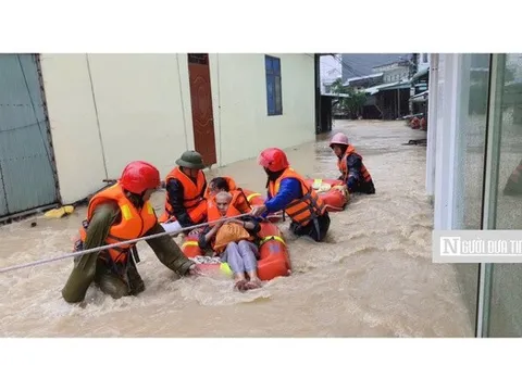 Gia Lai: Lũ lớn vượt trên mức lịch sử năm 2009, người dân liên tục gọi cứu hộ