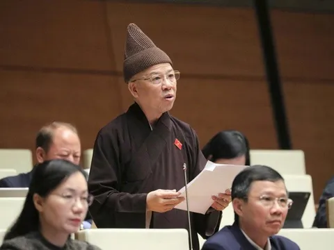 ​Sửa​ luật​ về giáo dục và đào tạo để​ bồi​ đắp “gốc​ rễ” con người