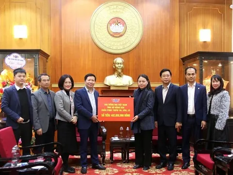 Trên 1.387 tỷ đồng đăng ký ủng hộ đồng bào vùng lũ qua Ban Vận động cứu trợ Trung ương