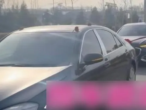 Cô dâu đòi tiền mới chịu xuống xe, chú rể lập tức tuyên bố hủy hôn