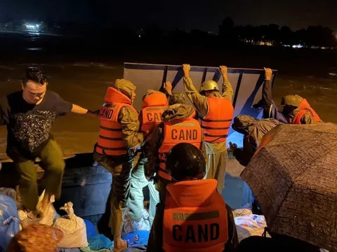 Lũ trên sông Dinh vượt mốc lịch sử 1986, gây ngập sâu ở vùng hạ lưu