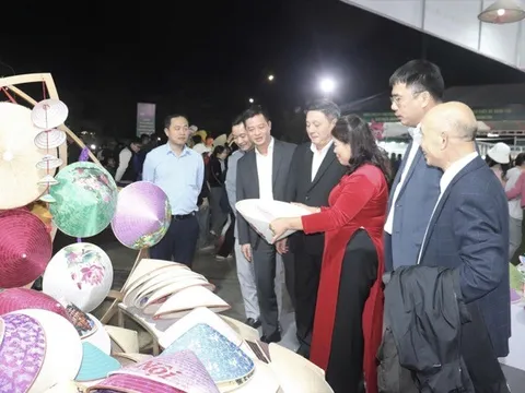 Quảng bá, kết nối sản phẩm OCOP, làng nghề và phiên chợ Việt tại xã Thanh Oai