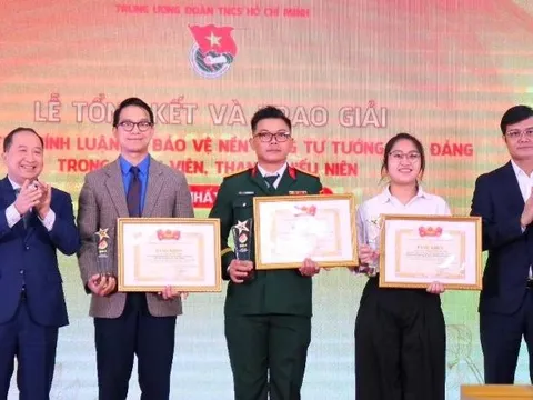 Trao giải Cuộc thi bảo vệ nền tảng tư tưởng của Đảng đầu tiên trong thanh thiếu niên