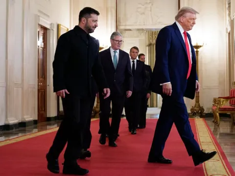 Châu Âu gấp rút hành động sau khi Mỹ công bố kế hoạch hòa bình Ukraine