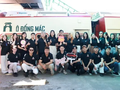 Thí sinh “Tiếng hát Hà Nội 2025” trải nghiệm hành trình văn hóa độc đáo Thăng Long – Kinh Bắc