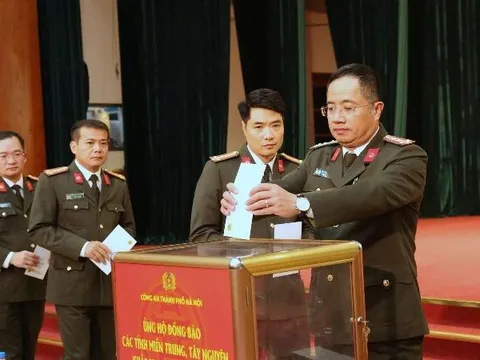 Công an Hà Nội phát động ủng hộ đồng bào miền Trung và Tây Nguyên bị thiệt hại do mưa lũ